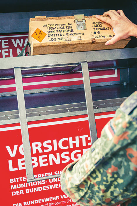 Unsere Waffen Zp S 076 einwurf